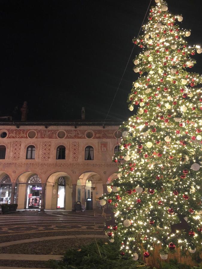 Emma Home Adiacente Alla Piazza Ducale Vigevano Eksteriør billede