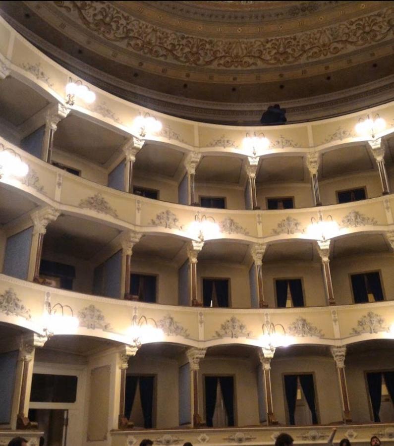 Emma Home Adiacente Alla Piazza Ducale Vigevano Eksteriør billede